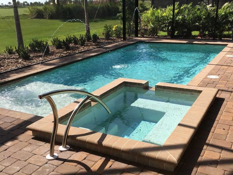 Benefits of Installing a Pool in the Fall and Winter