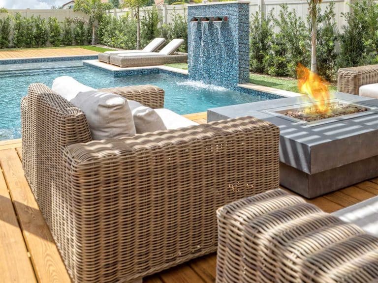How to Create Gathering Places In and Around Your Pool