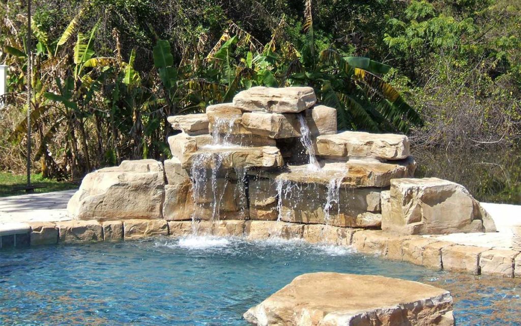swimming-pool-water-feature-2